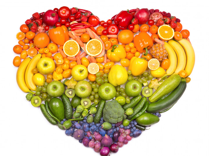 Rainbow heart of fruits and vegetables